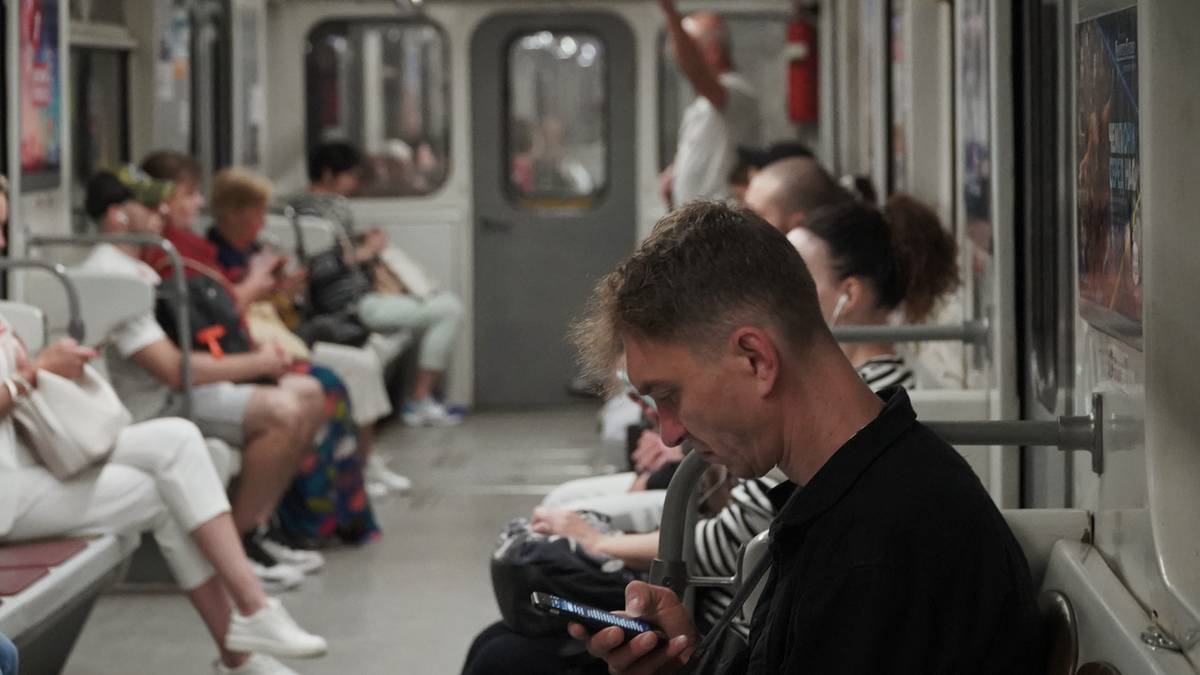 У київському метро закрили рух частиною червоної гілки: причина (оновлено)