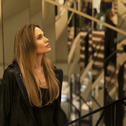 У прокат виходить драма "Кутюр" з Анджеліною Джолі: чому її слід подивитися - 412x412