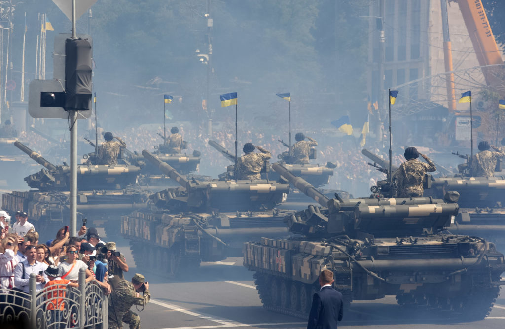 Історія парадів: скільки в Україні витрачали на святкування Дня Незалежності