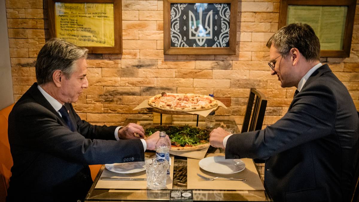Держсекретар США Ентоні Блінкен пообідав у київській Veterano Pizza