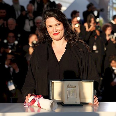 "Мій фільм досліджує тілесну пам'ять": режисерка Маша Шилінські — про створення стрічки "Звук падіння", що підкорила Канни - 412x412