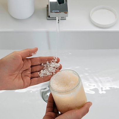 Киян закликають не сипати сіль у каналізацію: це може бути шкідливо - 412x412