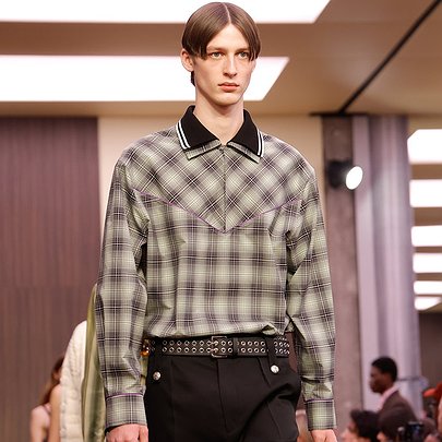 Перший показ — Prada, другий — Dior. Український манекенник Денис Волков — про дебют на світових подіумах та їхні залаштунки - 412x412