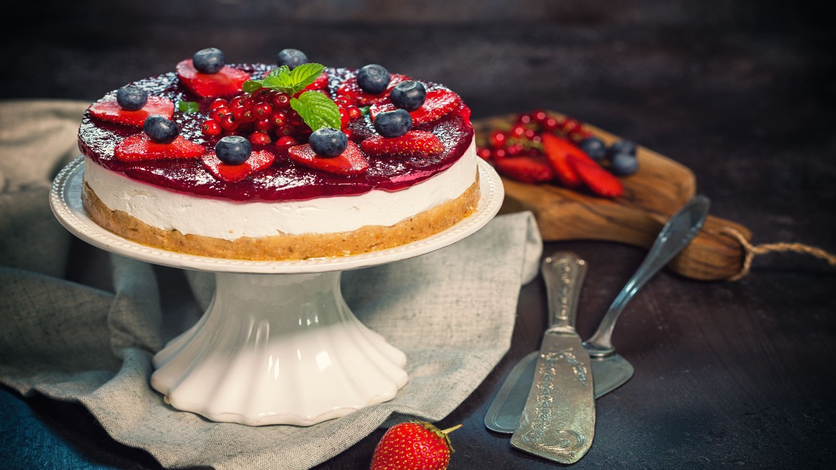 Смак літа: найпопулярніші десерти з ягодами в Києві
