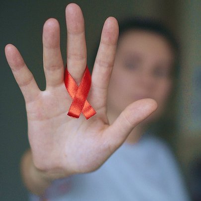 "Я живу з ВІЛ від народження": історія активістки з позитивним статусом - 412x412