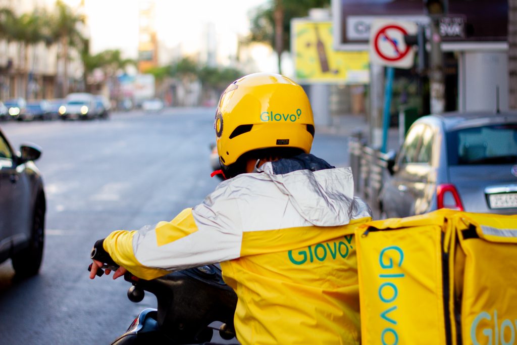 Робота Glovo у 2023 році: які рекорди встановили кур'єри і замовники