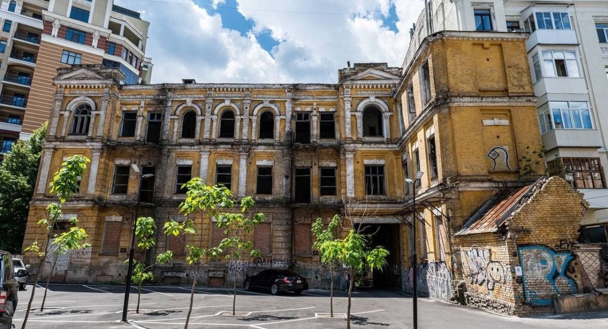 Архітектура памʼяті: що відбувається з маєтком Сікорського?
