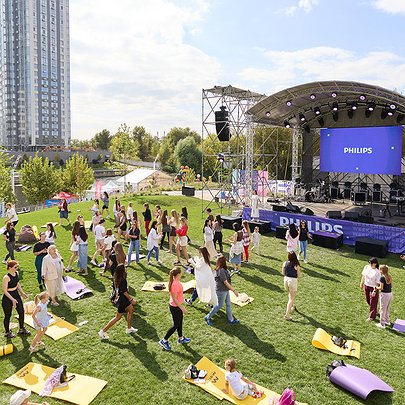 Philips долучився до фестивалю "Благодійний WEEKEND" з Машею Єфросиніною, щоб підтримати соціальні ініціативи - 412x412