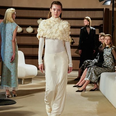 Кутюрний салон та квіти на морозі: найяскравіші моменти першого дня Ukrainian Fashion Week - 412x412