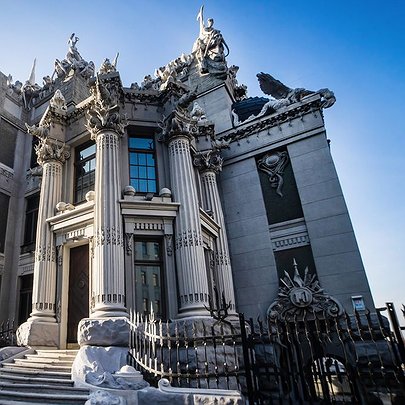 Від Лаври до пивоварні: відомі та не дуже архітектурні пам'ятки Києва - 412x412