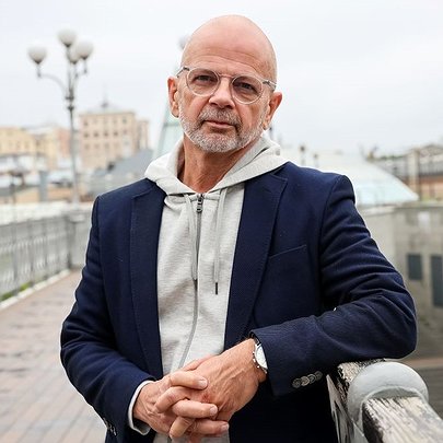 Автор книги "Іди туди, де страшно" Джим Ловлесс: "Письменництво для мене — історія не про гроші!" - 412x412
