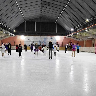 У Києві можуть назавжди закрити ковзанку "Крижинка": кияни просять її врятувати - 412x412