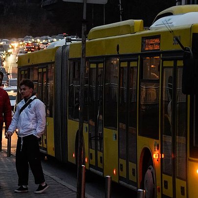 Як працюватимуть наземний громадський транспорт і метро у Києві на Новий рік - 412x412