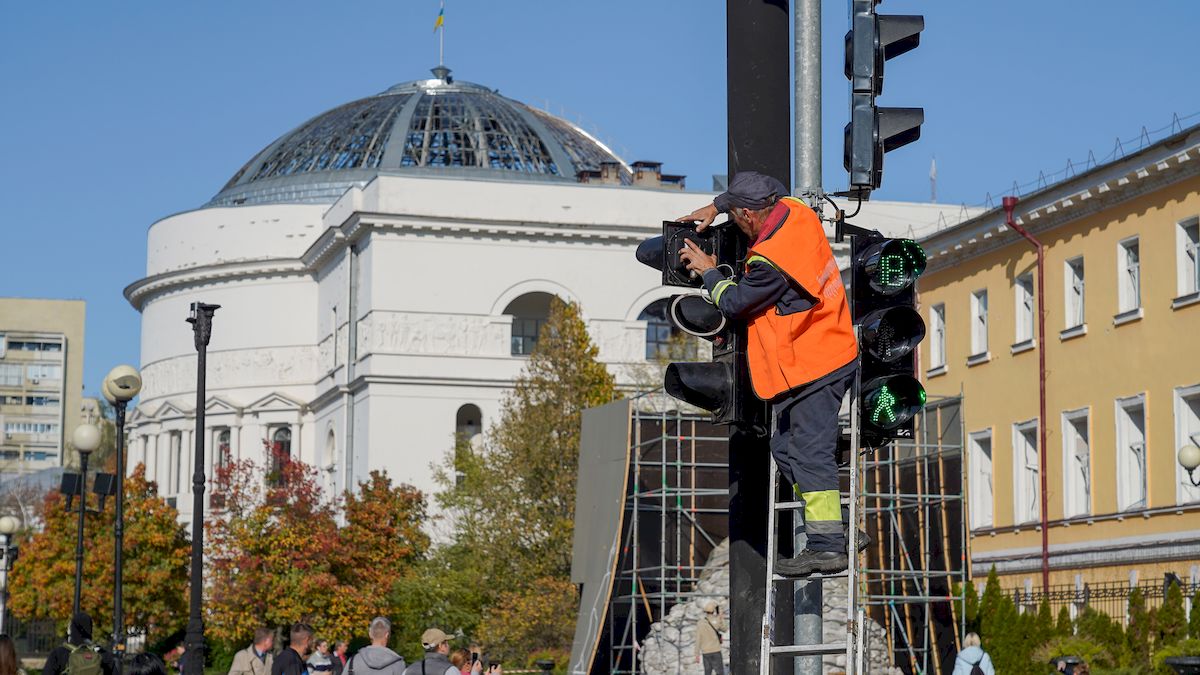 Ще на 18 перехрестях Києва світлофори працюватимуть навіть при відключеннях світла