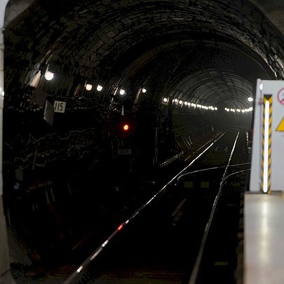 Між "Золотими воротами" та "Лук'янівською" відремонтують тунель метро: оголосили тендер - 412x412