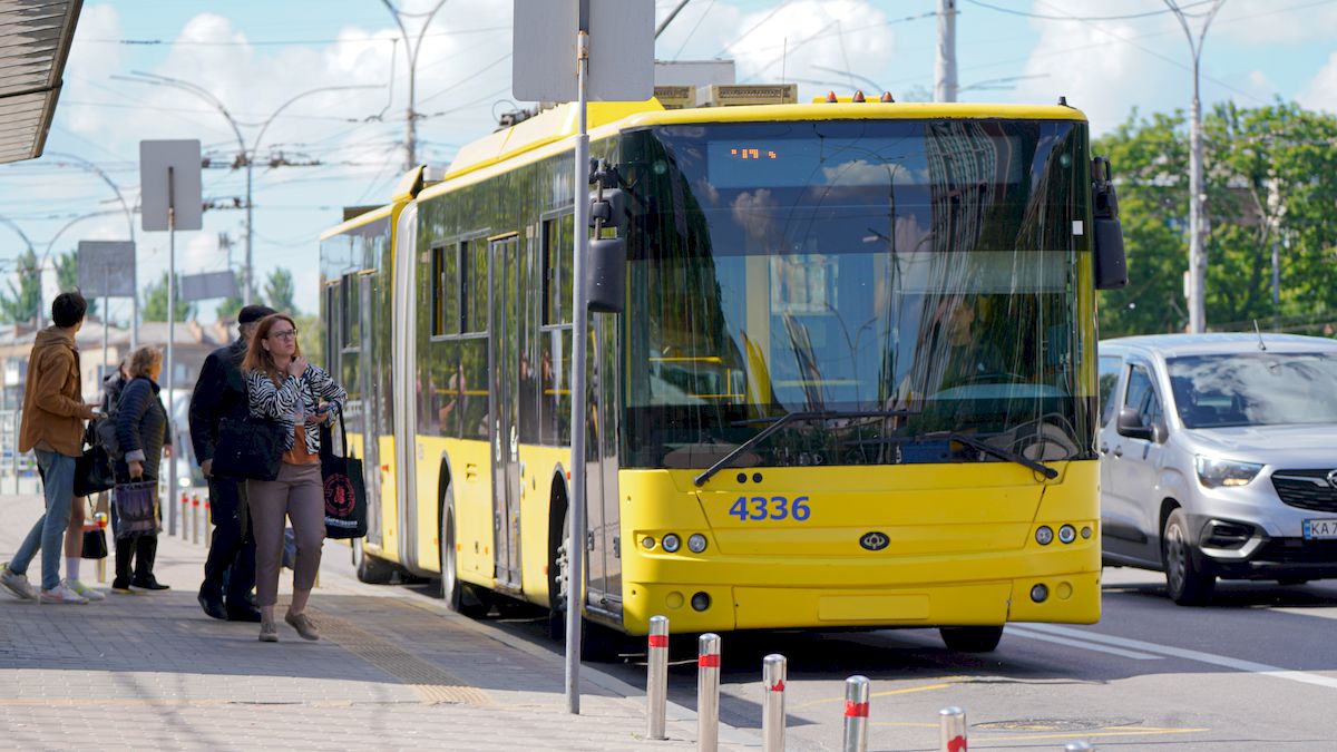 Київські автобуси та тролейбуси на два дні змінили маршрути: список