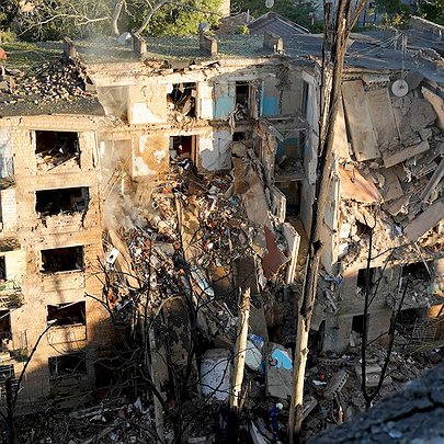 Наслідки масованого обстрілу Києва 23 червня: зруйнований житловий будинок, є загиблі та постраждалі - 412x412
