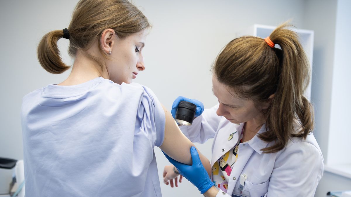 Київська мережа клінік проведе безоплатний огляд родимок до Дня меланоми