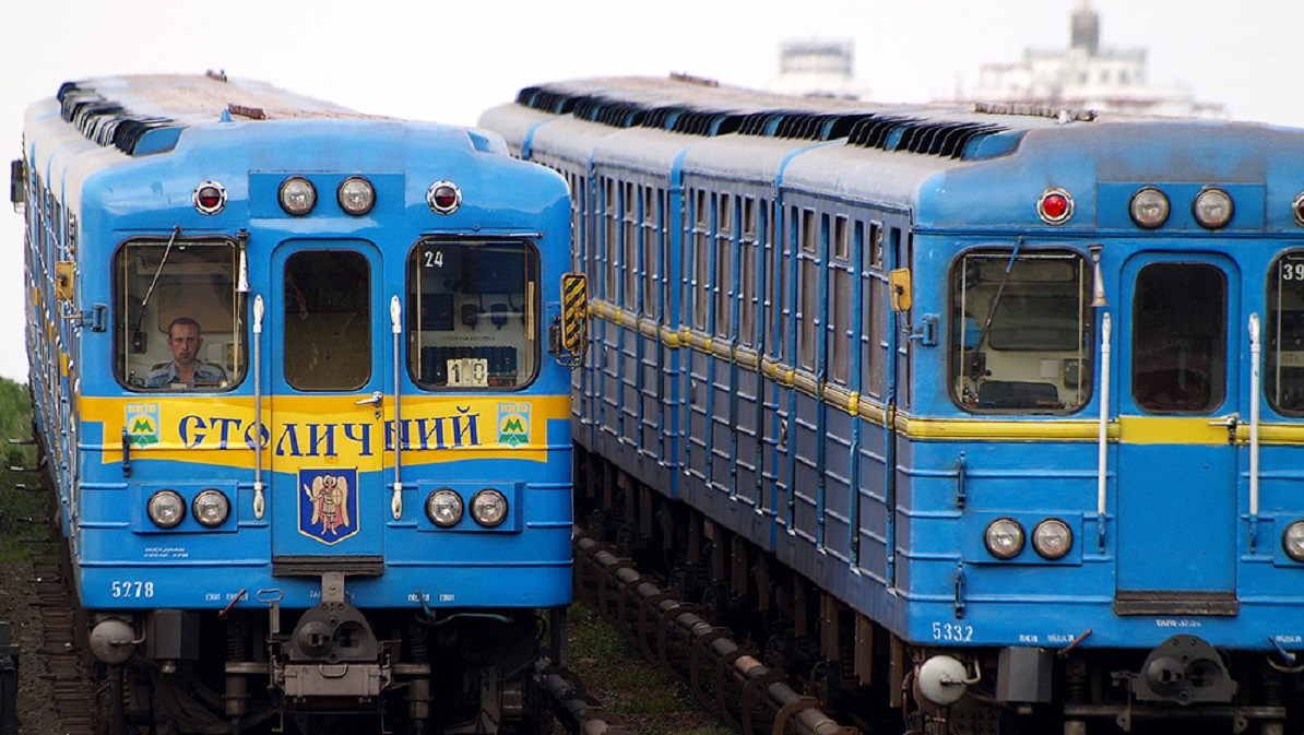 Потяги в метро Києва змінять графік