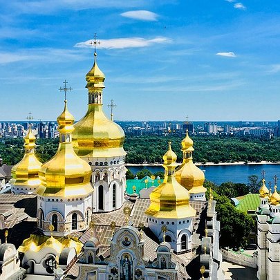 До Дня Конституції у Києві проведуть безплатні екскурсії містом: як потрапити - 412x412