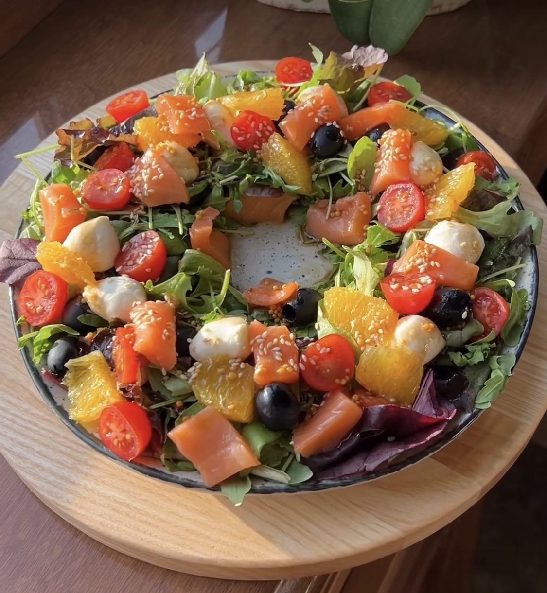 Салат із рибою та апельсином