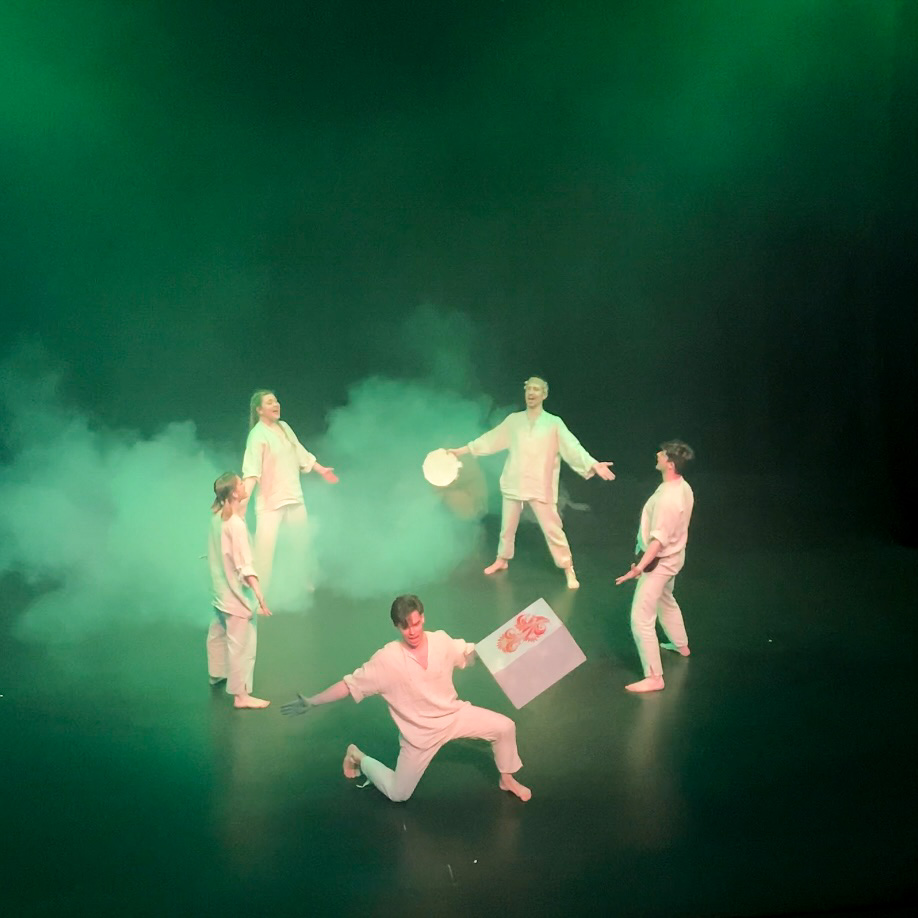 Молодий театр 