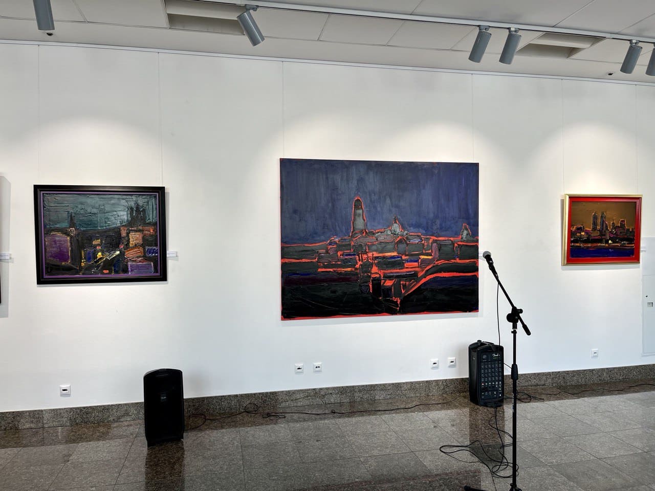 Виставка Світло крізь темряву