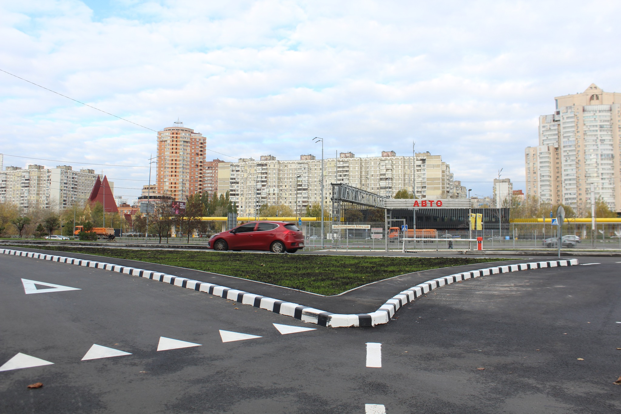 Нова кільцева розв'язка на Осокорках