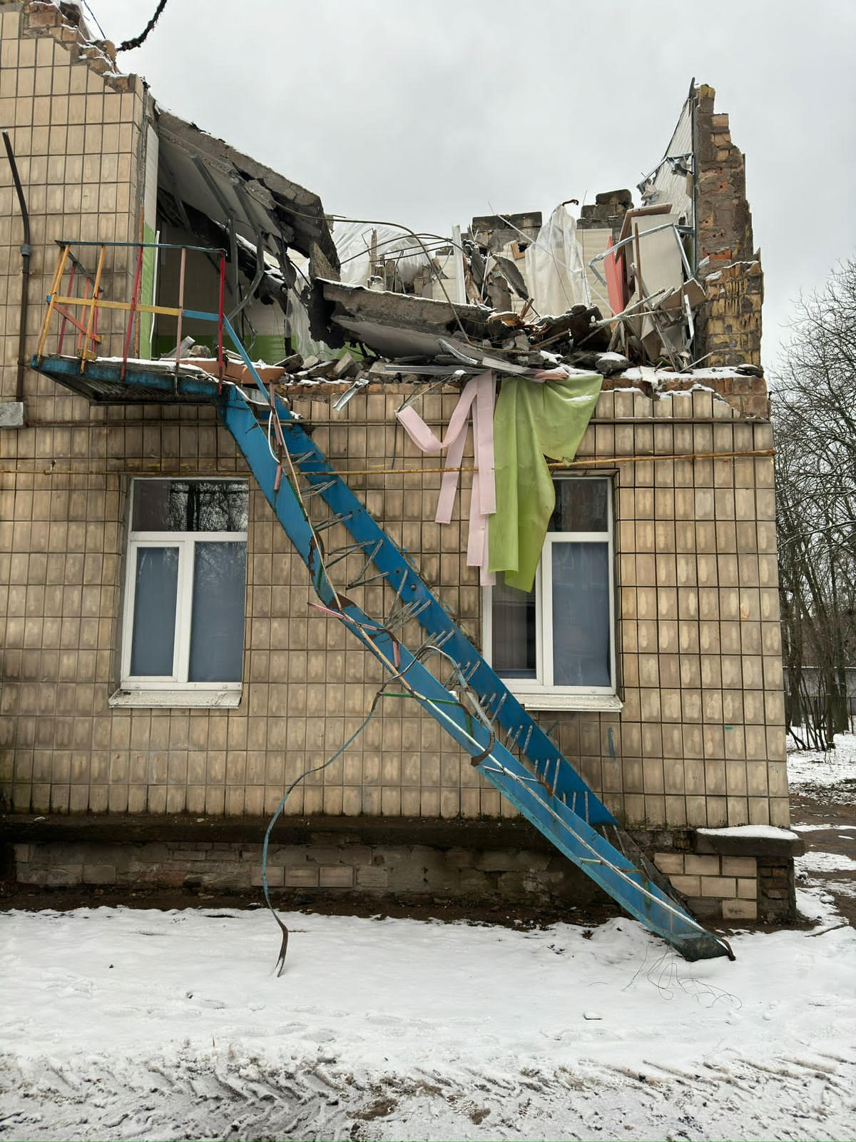 У Києві відбудують дитсадок, на який упали уламки російського дрона