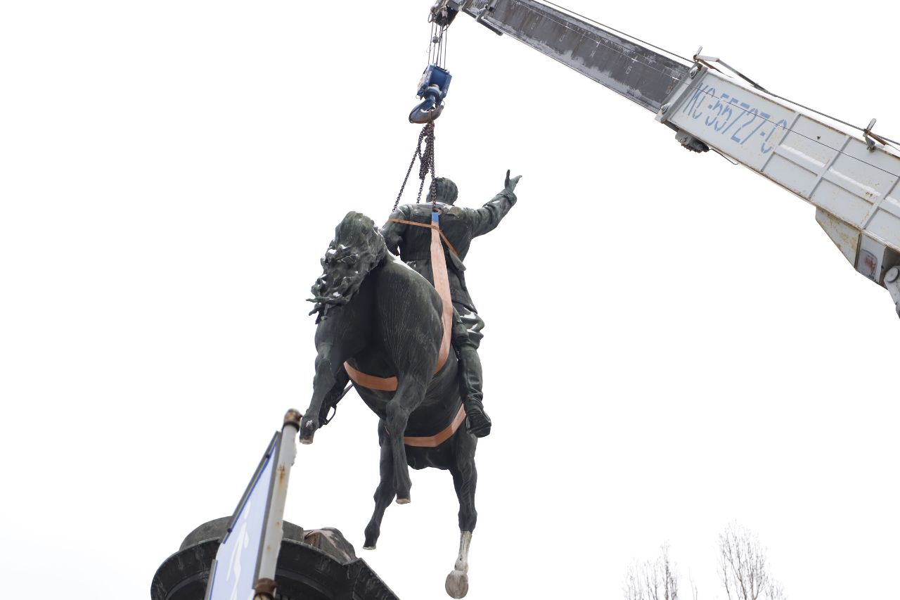 Пам’ятник Миколі Щорсу остаточно демонтували