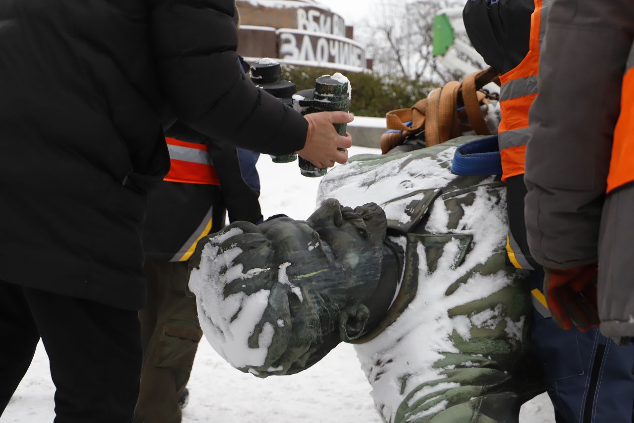 Пам’ятник Миколі Щорсу остаточно демонтували