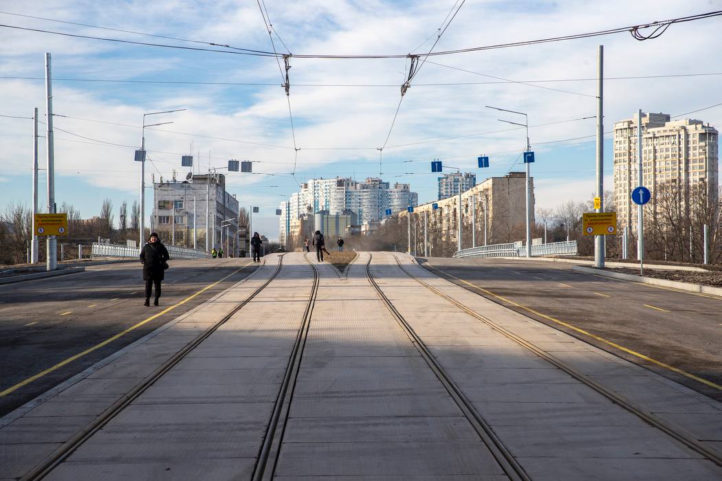 Відкрили рух по Дегтярівському шляхопроводу