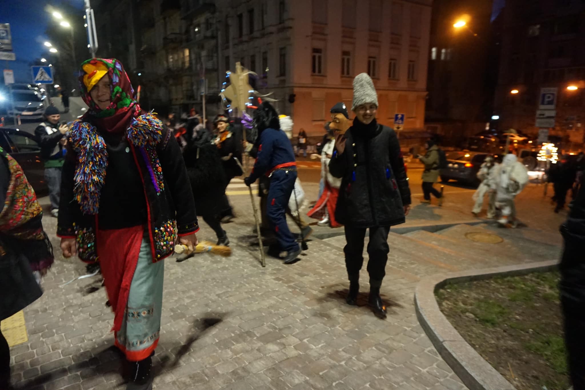 У Києві у новорічний вечір водили козу та щедрували