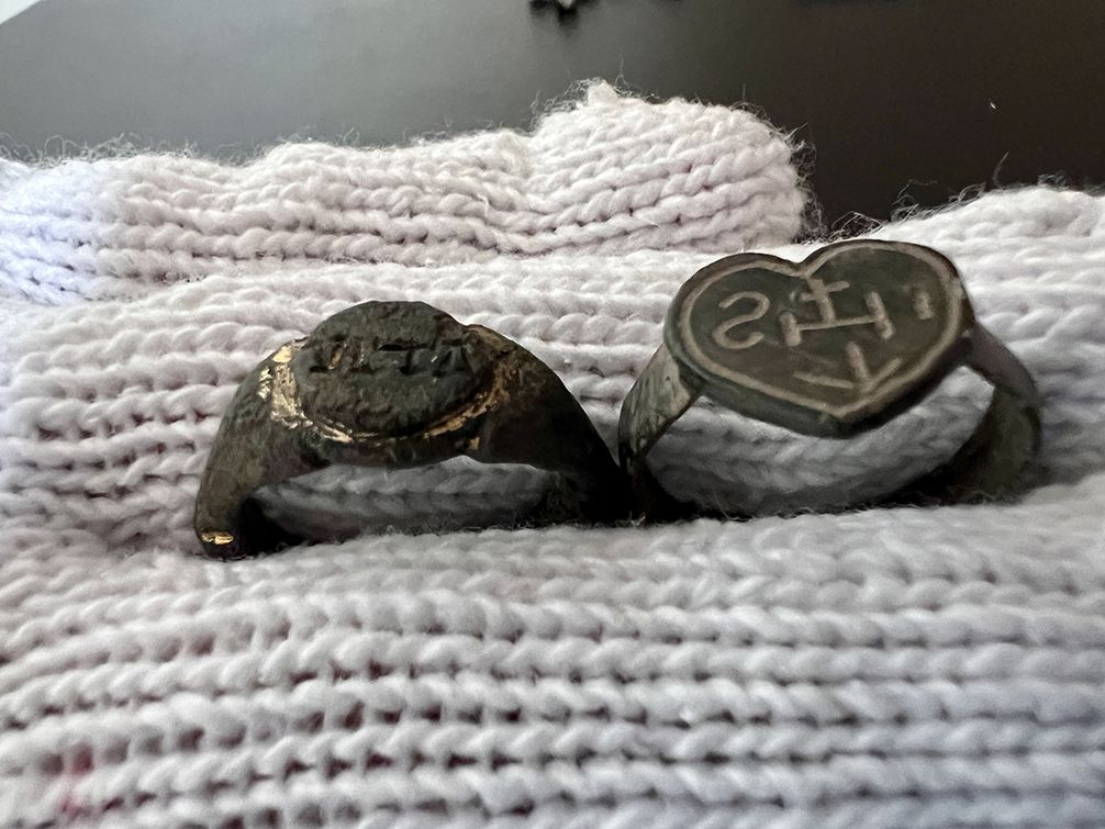 Київська митниця не дала вивезти за кордон давні цінності