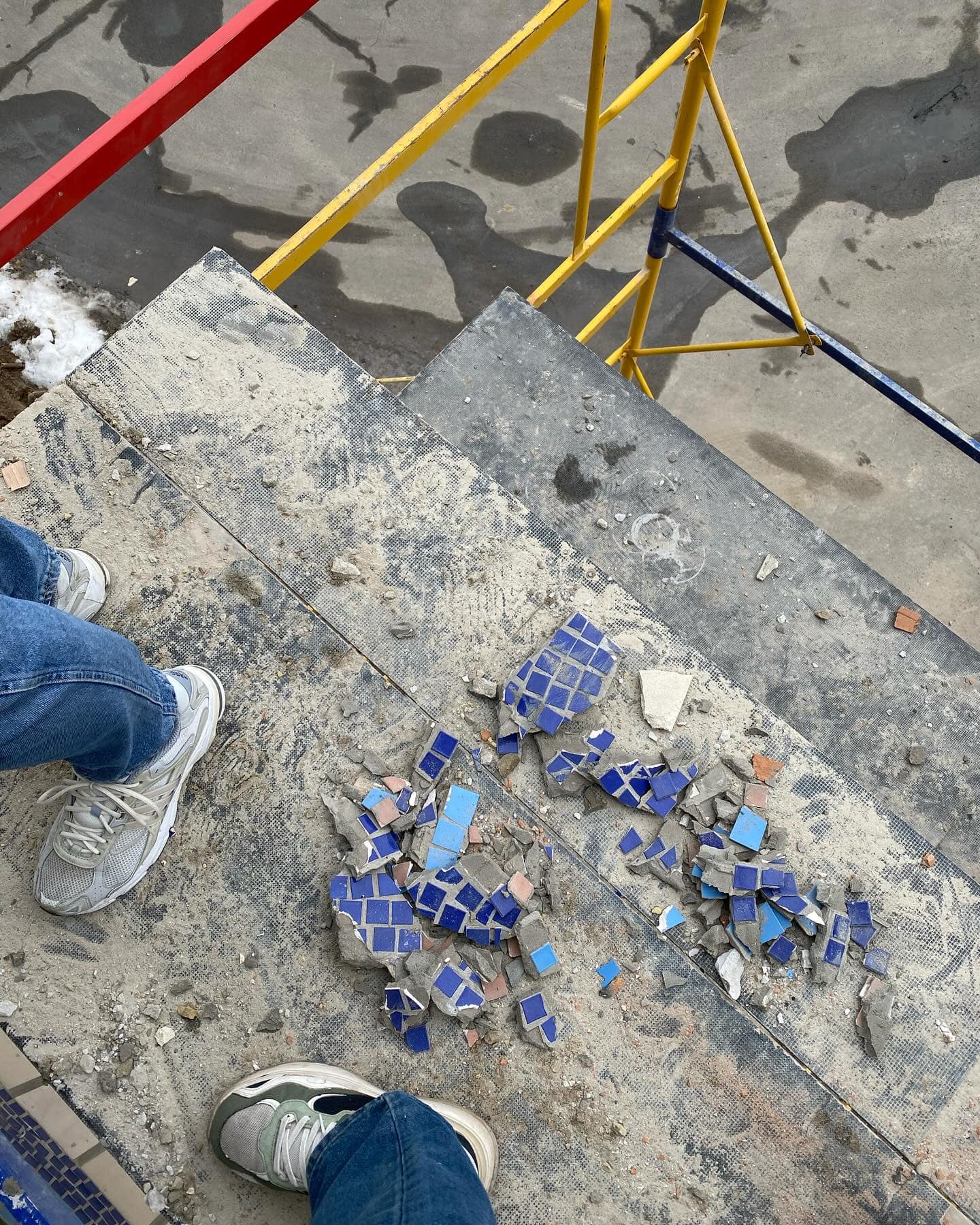 Дитсадок у Києві прорізає вікна на місці історичних мозаїк