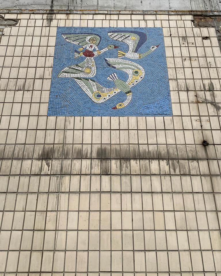 Дитсадок у Києві прорізає вікна на місці історичних мозаїк