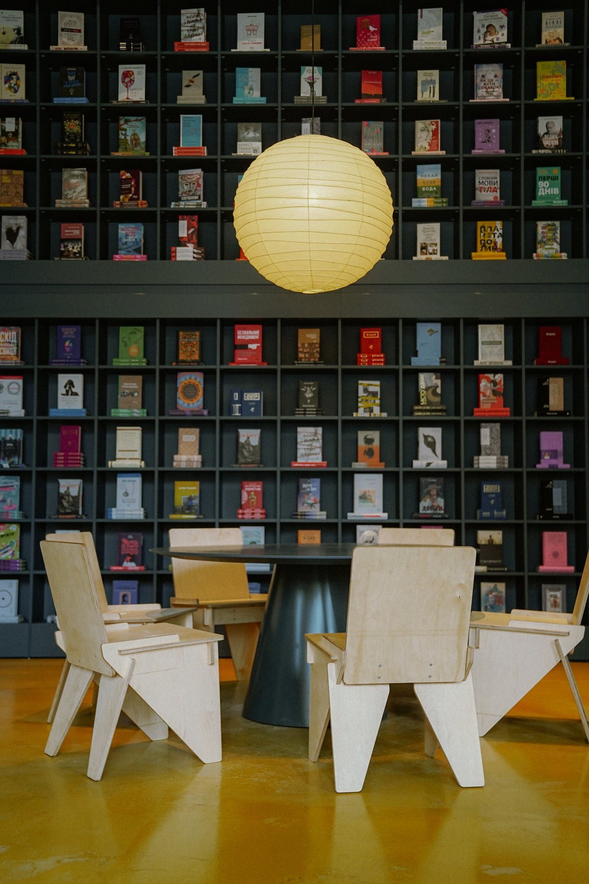 На Хрещатику відкрилася триповерхова книгарня-кав'ярня
