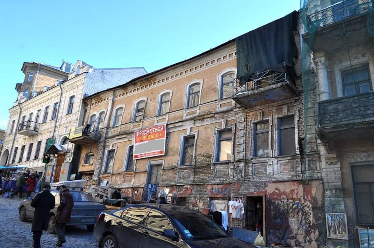 На Андріївському узвозі зводять новобудову на місці історичного будинку