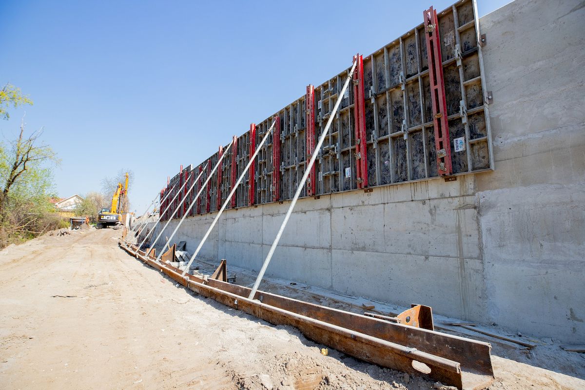 На Подільському мостовому переході будують тунелі метро мілкого закладання