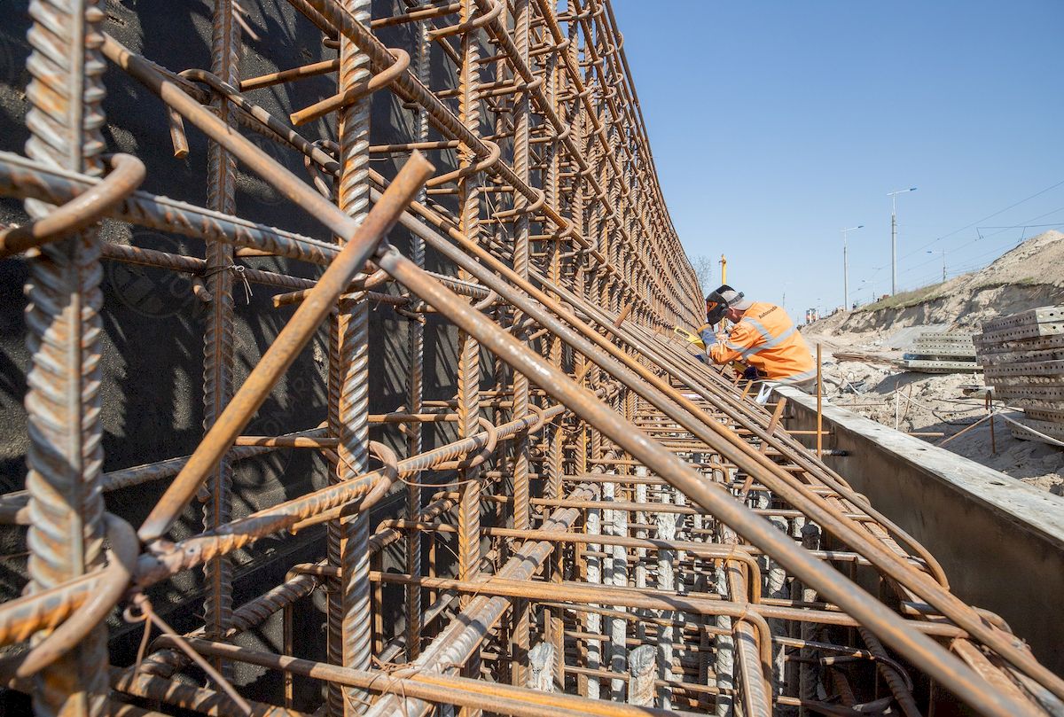 На Подільському мостовому переході будують тунелі метро мілкого закладання