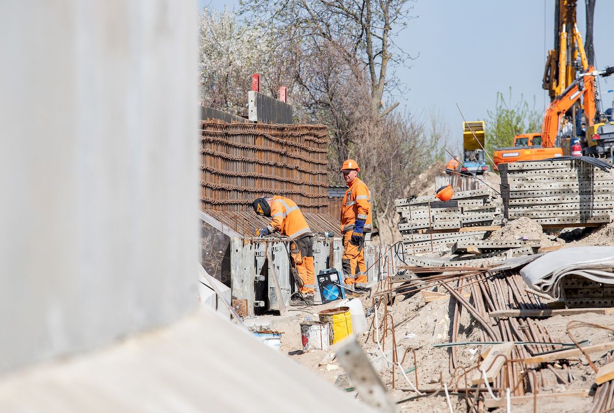 На Подільському мостовому переході будують тунелі метро мілкого закладання