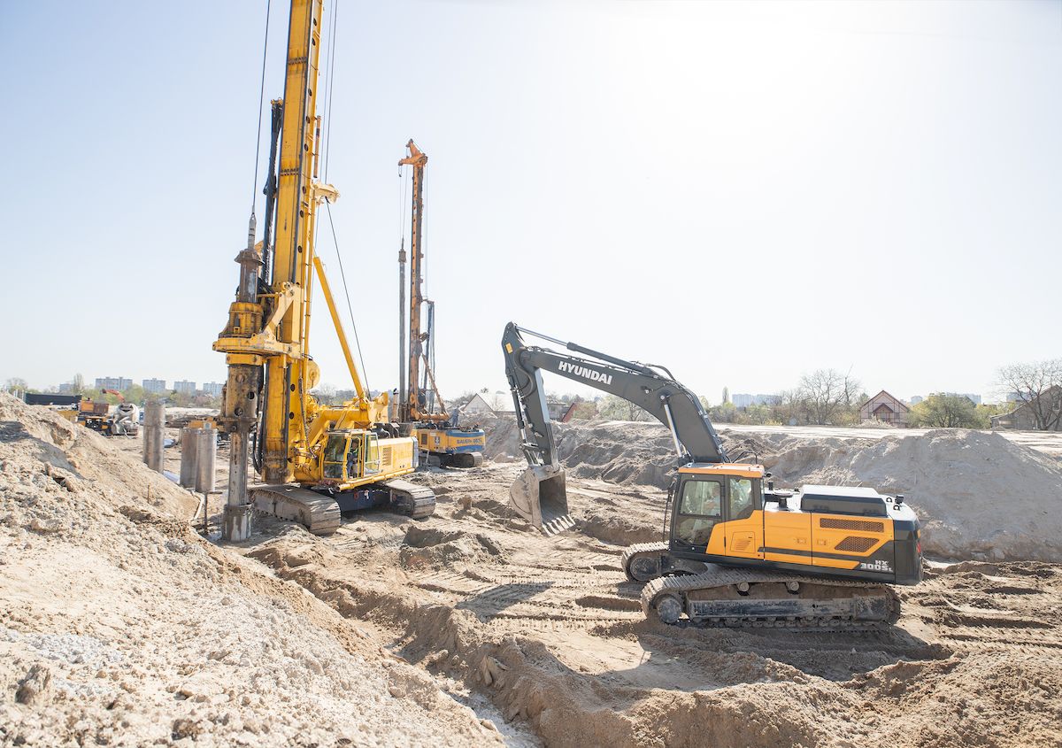 На Подільському мостовому переході будують тунелі метро мілкого закладання