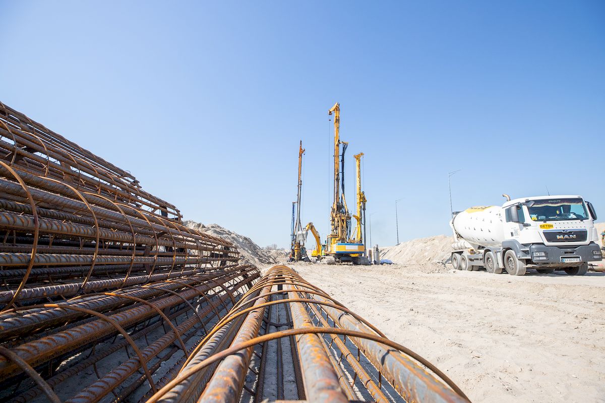 На Подільському мостовому переході будують тунелі метро мілкого закладання