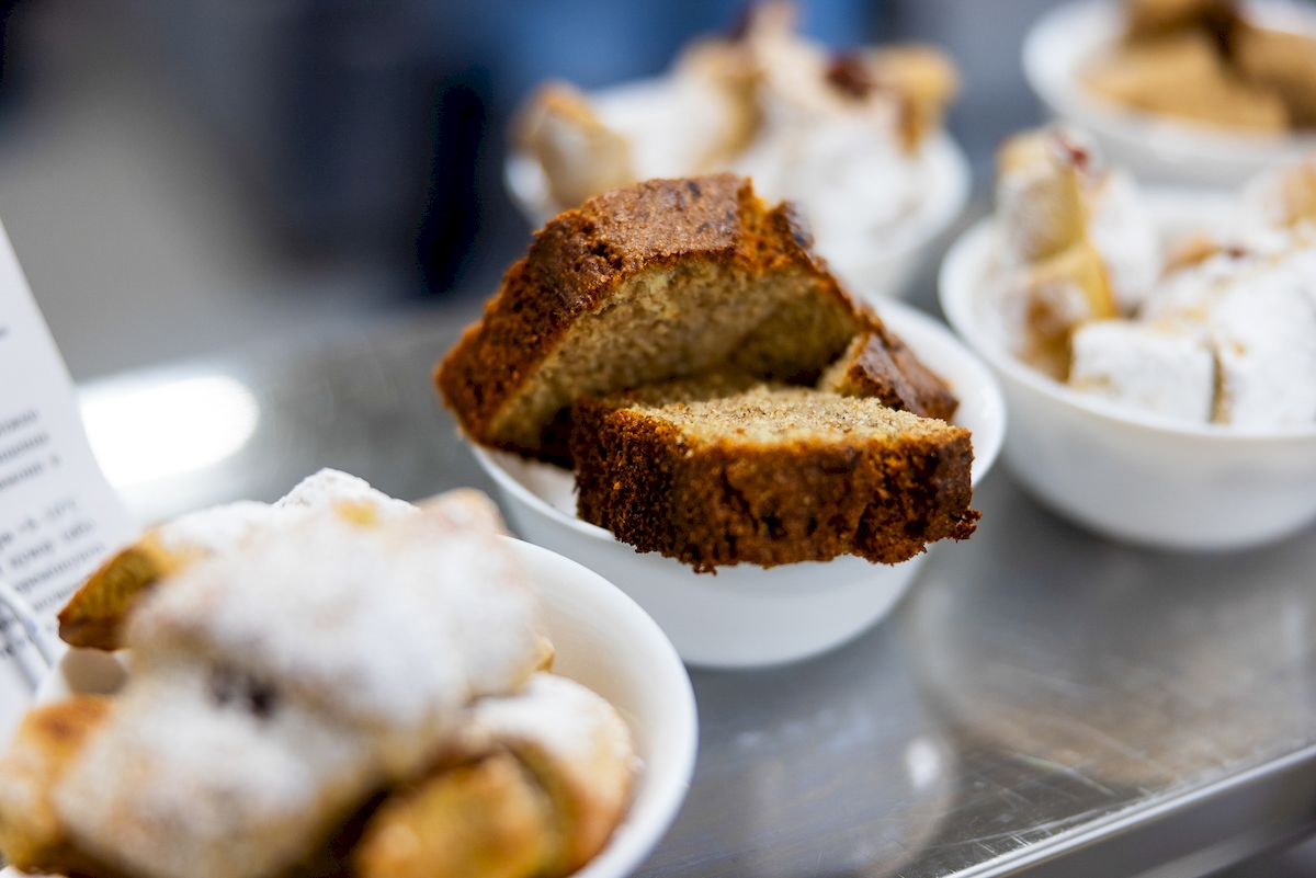 Євген Клопотенко презентував збірник рецептів для шкільних їдалень