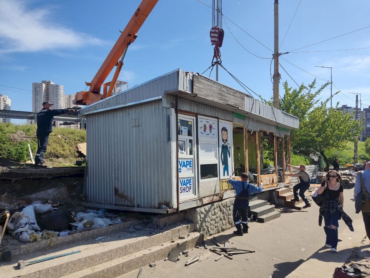 Після аварії з трамваєм на Позняках демонтують МАФи