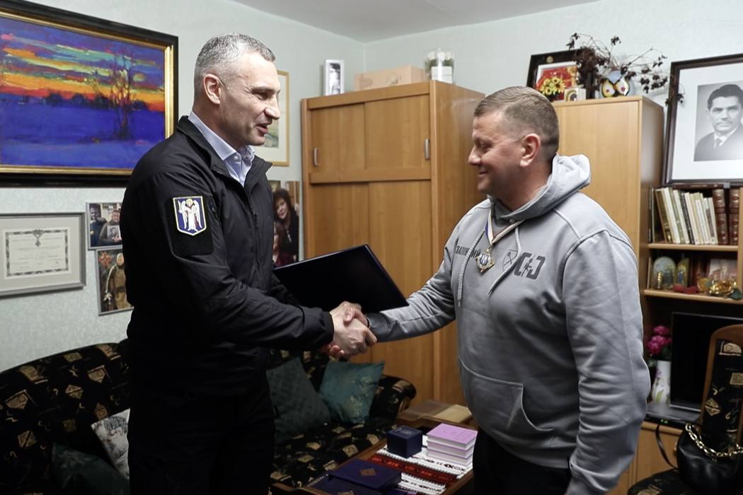 Залужний та Костенко отримали звання Почесних громадян Києва