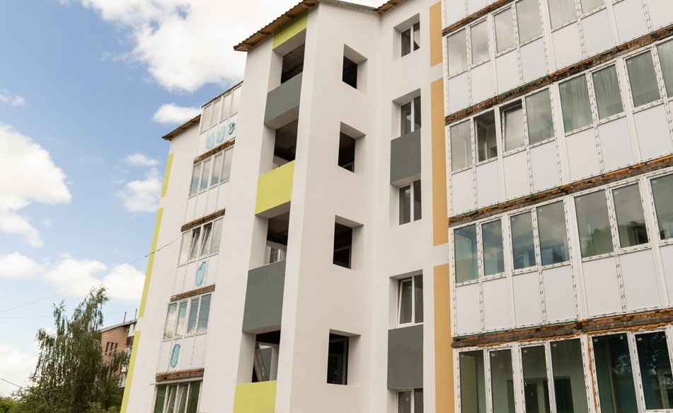 У Макарові відновлюють будинок