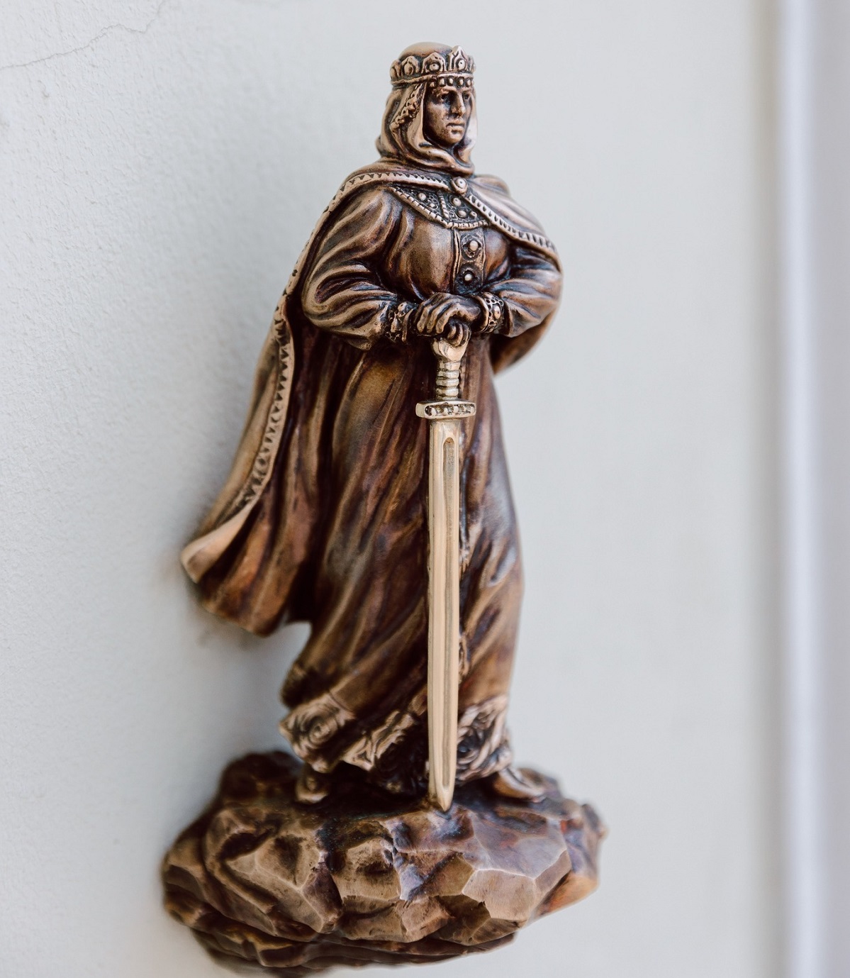 Мініскульптурка княгині Ольги