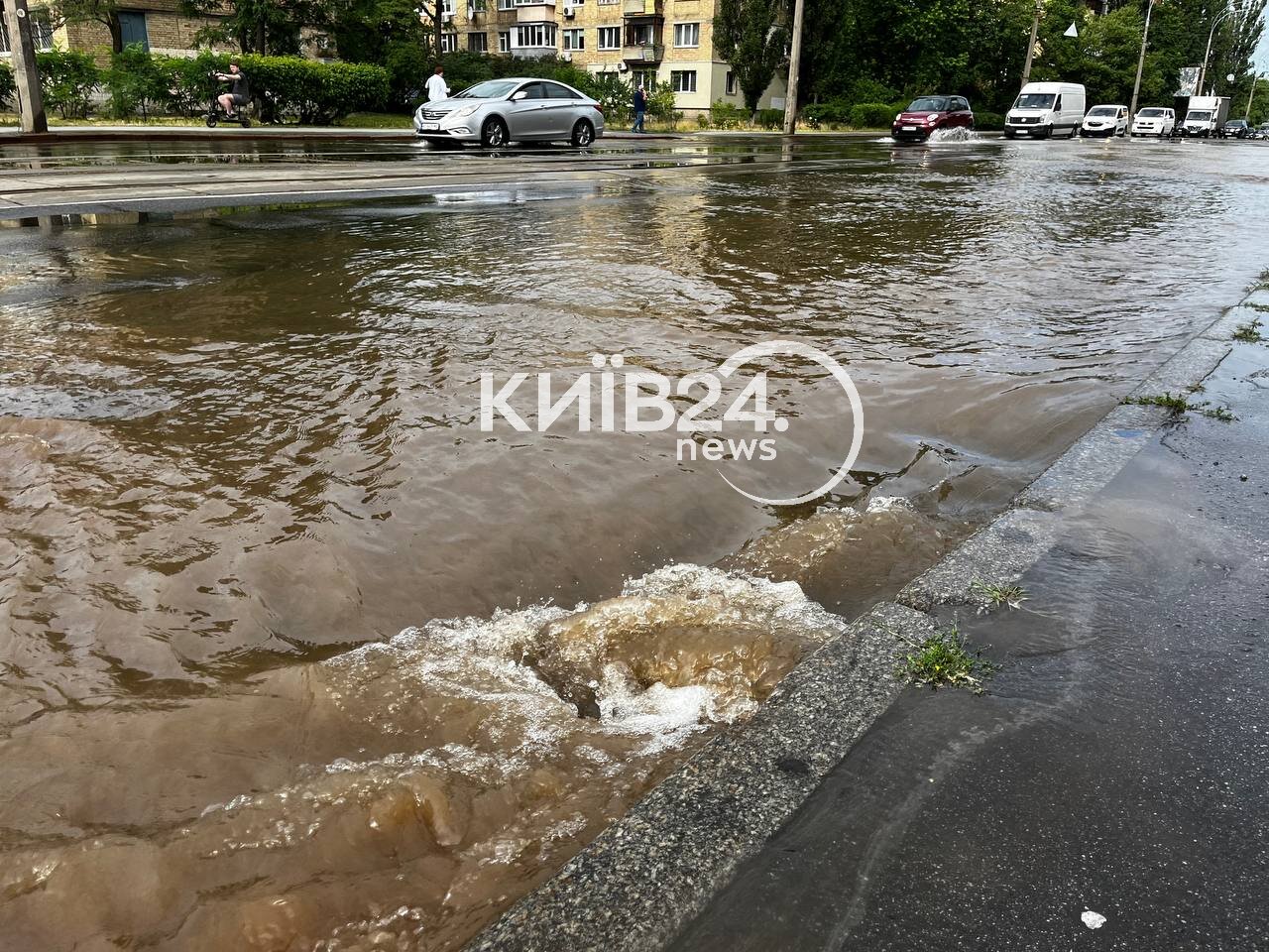 Прорив труби на вулиці Празька