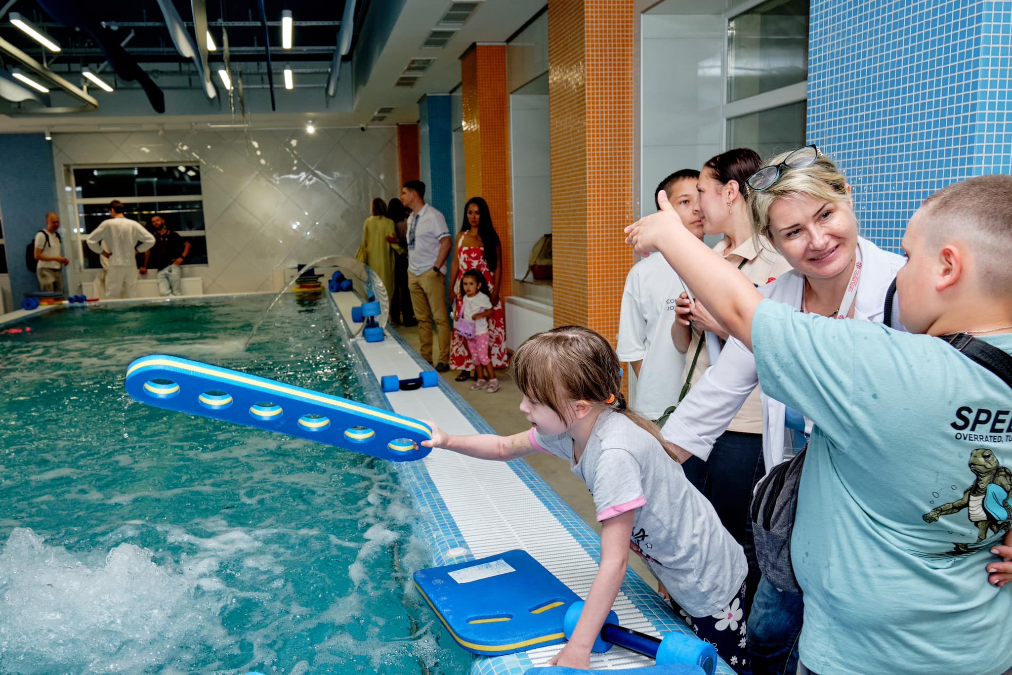 Басейн в Охматдиті